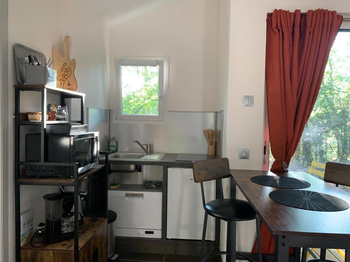 Le Mazet, Studio Avec Terrasse Et Acces Piscine Saint Alban Auriolles Екстериор снимка